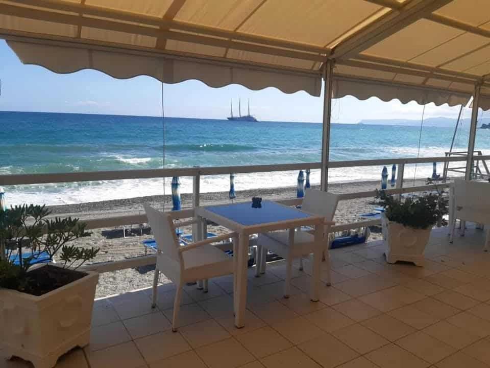 Hotel Savoy فاراتسي المظهر الخارجي الصورة