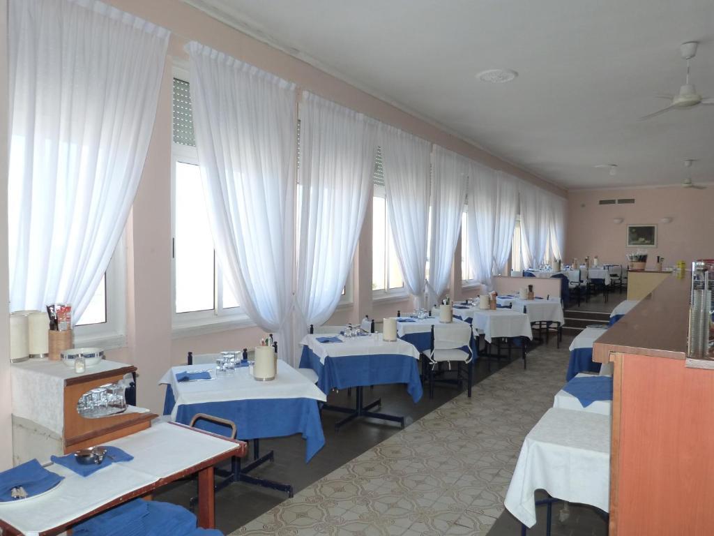 Hotel Savoy فاراتسي المظهر الخارجي الصورة
