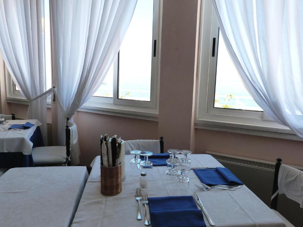 Hotel Savoy فاراتسي المظهر الخارجي الصورة
