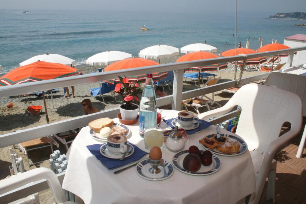Hotel Savoy فاراتسي المظهر الخارجي الصورة